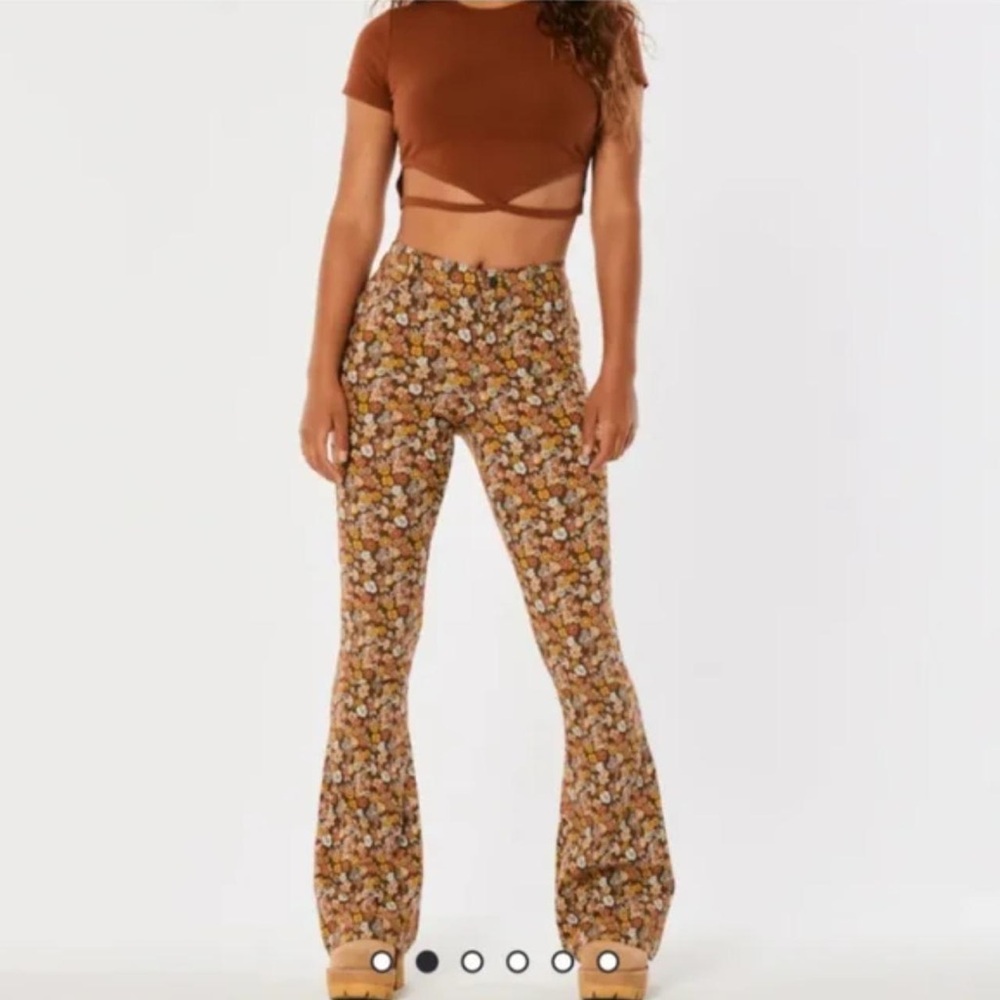 HOLLISTER 70s Vintage Inspired Mushroom & Floral High Waisted Flare Pants, Small